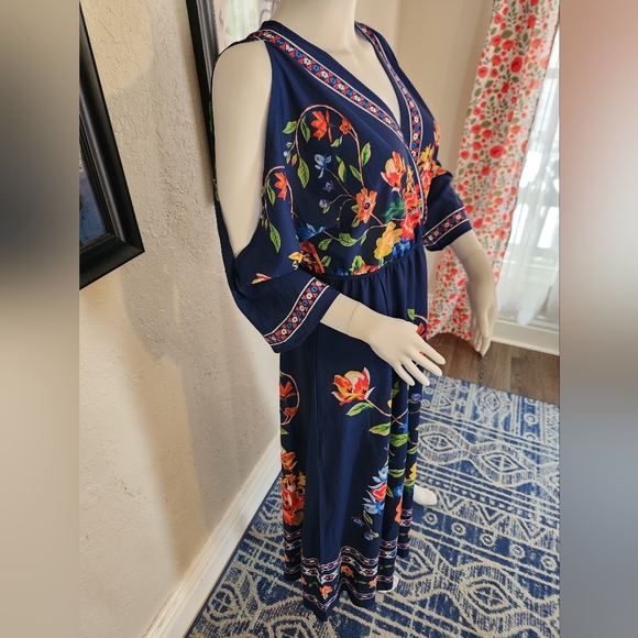 Floral Print Batwing Cold Shoulder Sleeve Dress ☆NWOT☆ - Picture 4 of 6